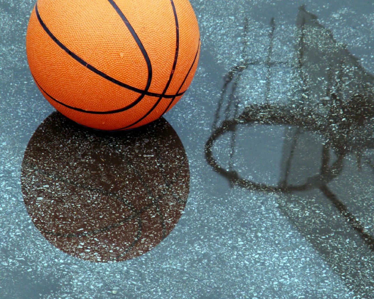 Баскетбольный мяч в кольце