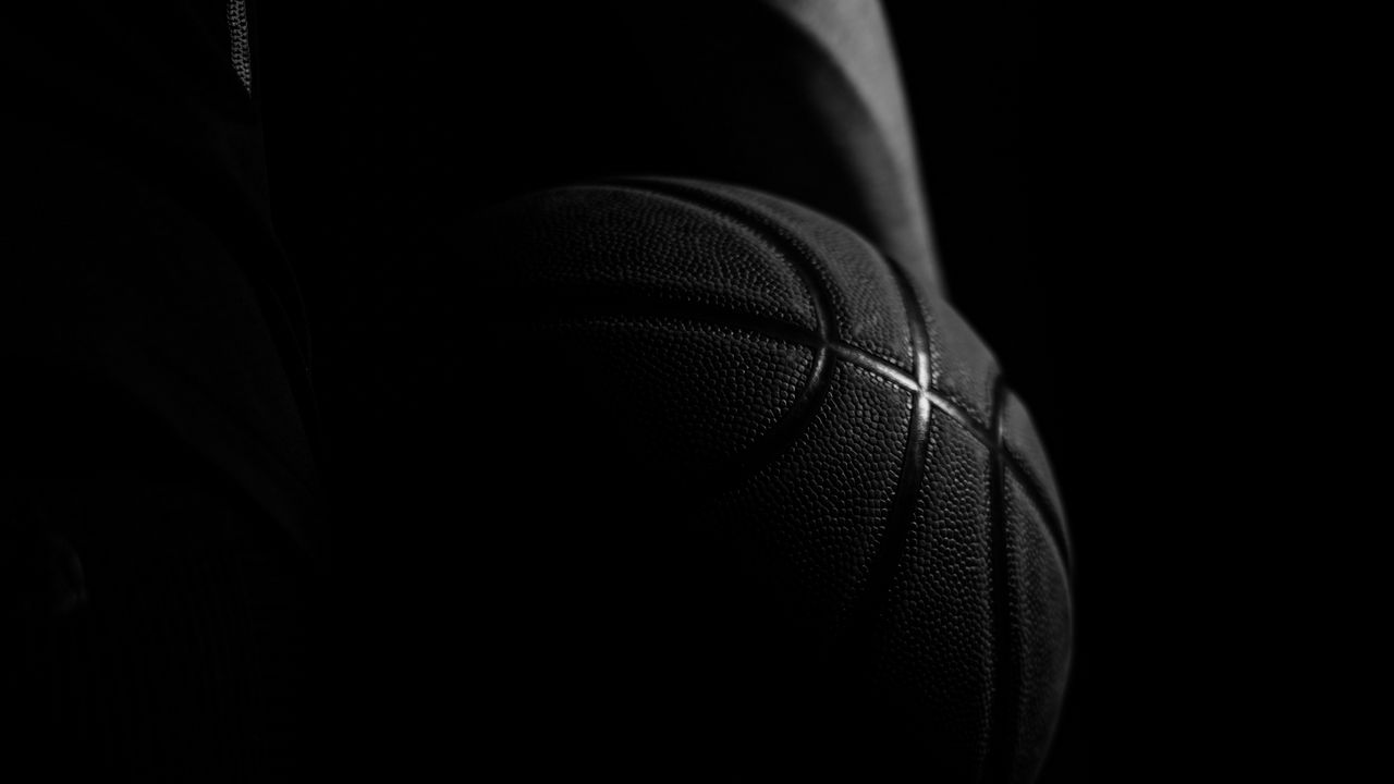 Обои баскетбольный мяч, мяч, баскетбол, чб, черный