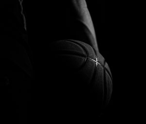Превью обои баскетбольный мяч, мяч, баскетбол, чб, черный