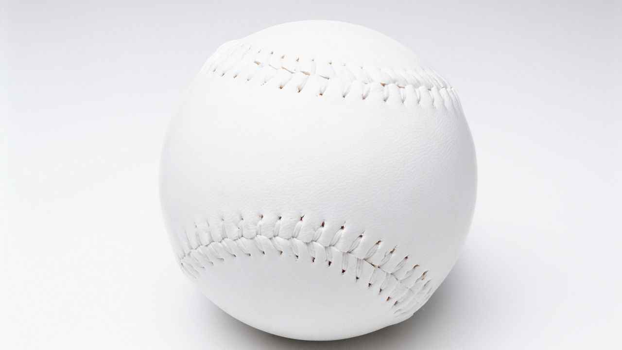 Обои бейсбол, мяч, белый фон