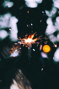 Превью обои бенгальский огонь, блеск, искры, блики, боке, размытость