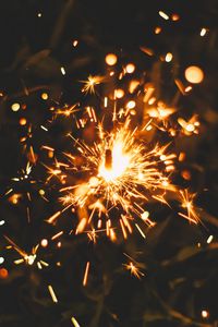Превью обои бенгальский огонь, искры, блеск