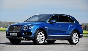 Превью обои bentley, bentayga, вид сбоку, синий