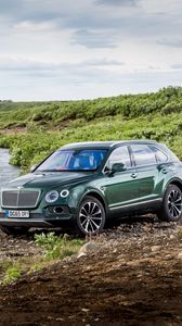 Превью обои bentley, bentayga, вид сбоку, природа