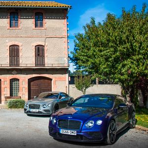 Превью обои bentley continental, bentley, автомобили, синий, стоянка