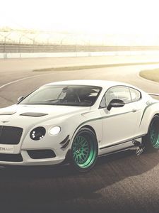 Превью обои bentley, continental, gt3-r, белый, вид сбоку