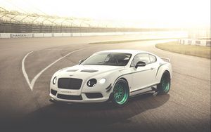 Превью обои bentley, continental, gt3-r, белый, вид сбоку