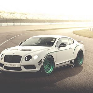 Превью обои bentley, continental, gt3-r, белый, вид сбоку