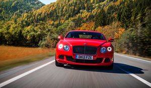 Превью обои bentley, continental, gt, красный, вид спереди, движение, скорость, дорога