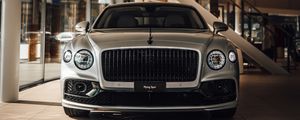 Превью обои bentley flying spur, bentley, автомобиль, серый, вид спереди