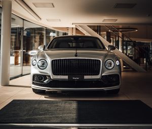 Превью обои bentley flying spur, bentley, автомобиль, серый, вид спереди