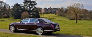 Превью обои bentley, вид сбоку, трава