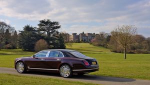 Превью обои bentley, вид сбоку, трава