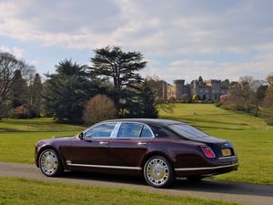 Превью обои bentley, вид сбоку, трава