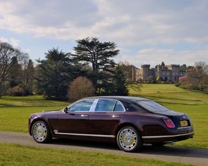 Превью обои bentley, вид сбоку, трава