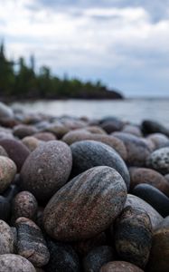 Превью обои берег, камни, галька, море, вода