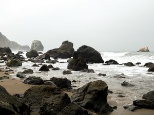 Превью обои берег, камни, волны, вода, песок, небо, природа