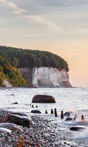 Превью обои берег, море, камни, скала, деревья