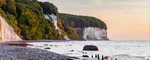 Превью обои берег, море, камни, скала, деревья