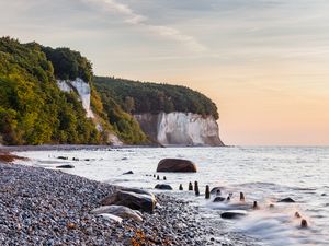 Превью обои берег, море, камни, скала, деревья