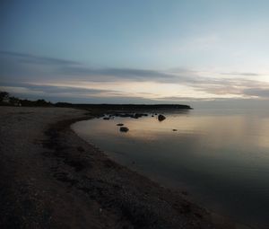 Превью обои берег, море, сумерки, пейзаж