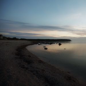 Превью обои берег, море, сумерки, пейзаж