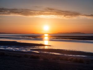 Превью обои берег, море, закат, солнце, пейзаж