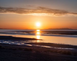 Превью обои берег, море, закат, солнце, пейзаж