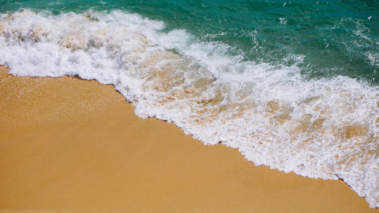 Обои берег, песок, волна, пена, море
