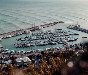 Превью обои берег, пристань, лодки, море