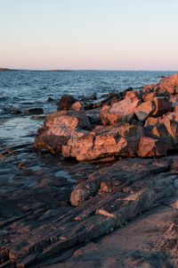 Превью обои берег, скалы, камни, океан, вода, природа