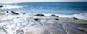 Превью обои берег, волны, камни, море, горизонт, природа
