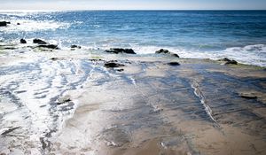 Превью обои берег, волны, камни, море, горизонт, природа