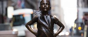 Превью обои бесстрашная девочка, скульптура, бронза, нью-йорк