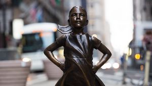 Превью обои бесстрашная девочка, скульптура, бронза, нью-йорк