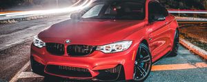 Превью обои bmw 320i, bmw, машина, вид спереди, красный, дорога