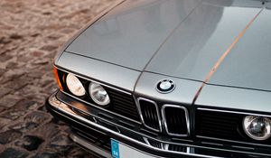 Превью обои bmw 635csi, bmw, автомобиль, серебряный, вид спереди