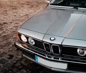 Превью обои bmw 635csi, bmw, автомобиль, серебряный, вид спереди