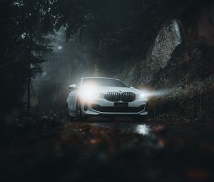 Превью обои bmw, автомобиль, белый, свет, вид спереди