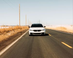 Превью обои bmw, автомобиль, белый, дорога