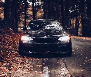 Превью обои bmw, автомобиль, черный, вид спереди, осень