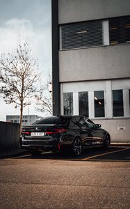 Превью обои bmw, автомобиль, черный, вид сбоку, парковка