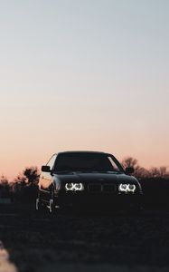 Превью обои bmw, автомобиль, черный, фары, свет, сумерки