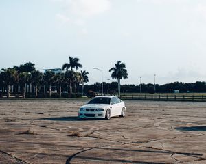 Превью обои bmw, автомобиль, дрифт, пальмы