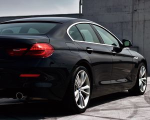 Превью обои bmw, автомобиль, фара, колесо, вид сбоку