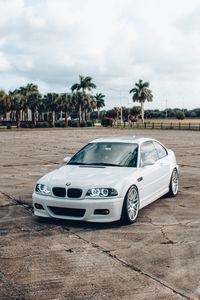 Превью обои bmw, автомобиль, фары, свечение, белый