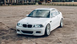 Превью обои bmw, автомобиль, фары, свечение, белый