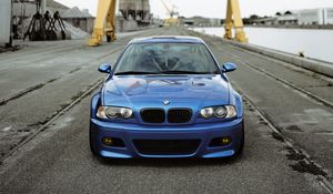 Превью обои bmw, автомобиль, синий, вид спереди, дорога