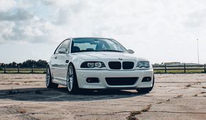 Превью обои bmw, автомобиль, вид спереди, белый
