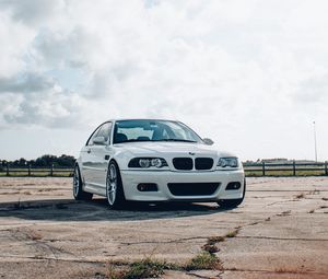 Превью обои bmw, автомобиль, вид спереди, белый
